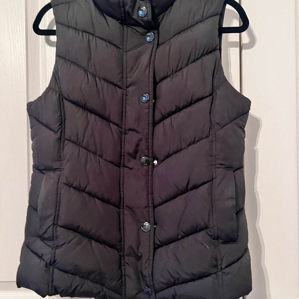 GAP Women's Dark Gray Puffer Vest